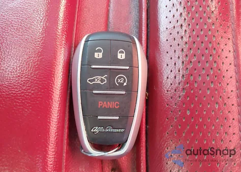 2019 Alfa Romeo Giulia Ti Sport Awd z USA, uszkodzony, nr VIN ZARFANBNXK7614812